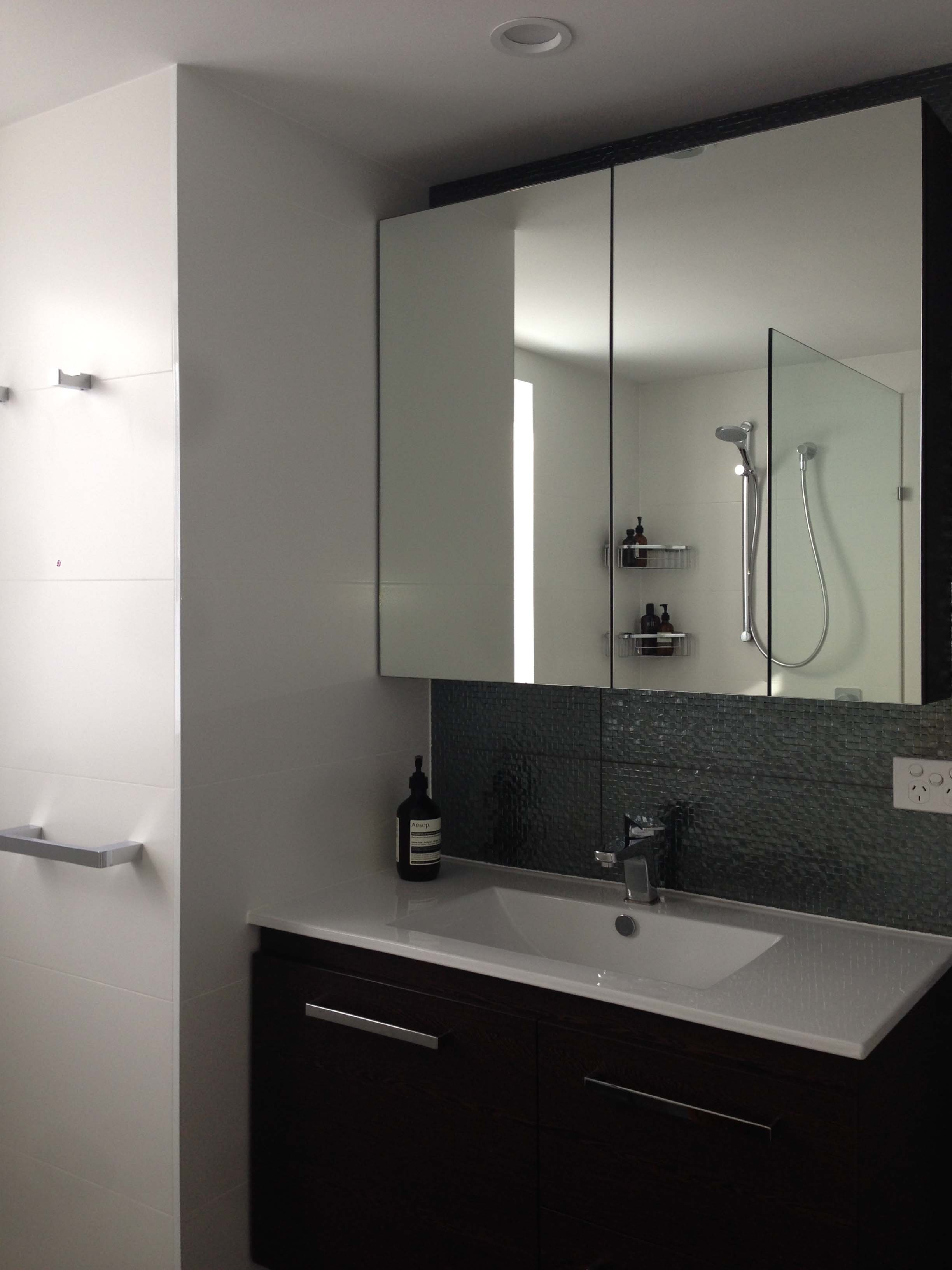 Wooloowin Vanity Mirror Cabinet Mosaic Feature Tile Brisbane Bathroom Renovations