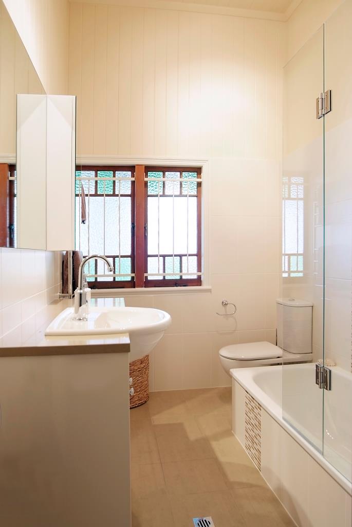 Ensuite bathroom in traditional Queenslander, Grange, Brisbane
