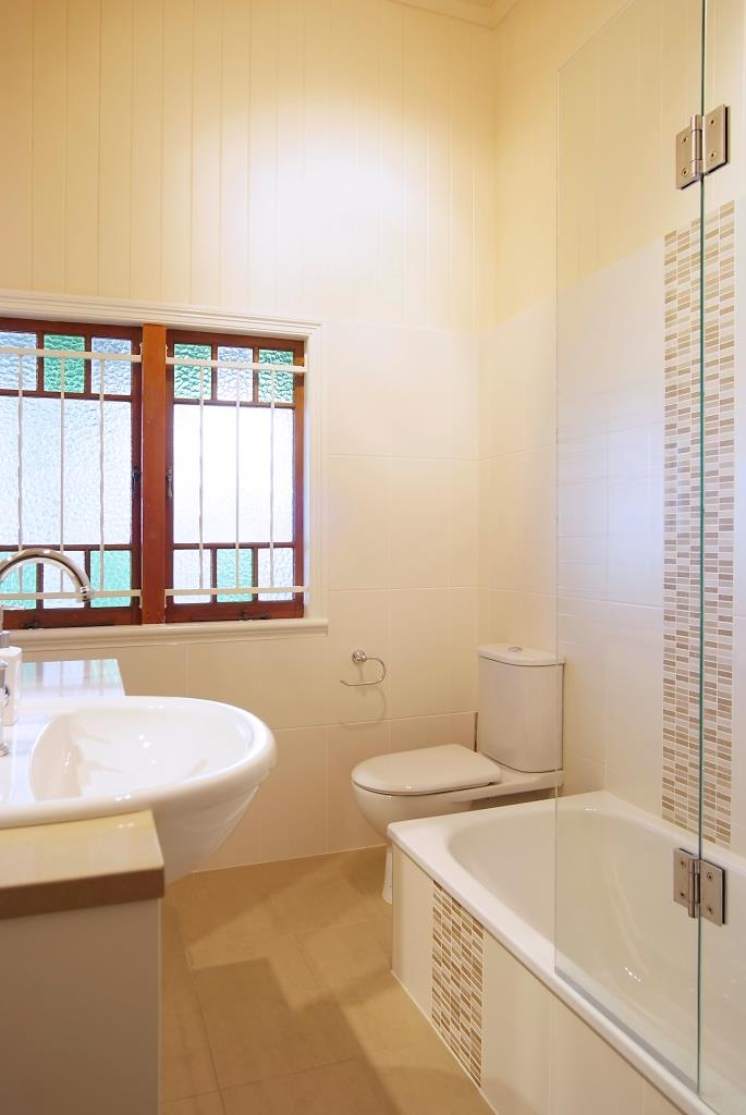 Ensuite bathroom in Queenslander, Grange